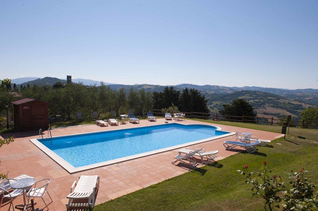 Agriturismo Tenuta Di Biscina Rum bild